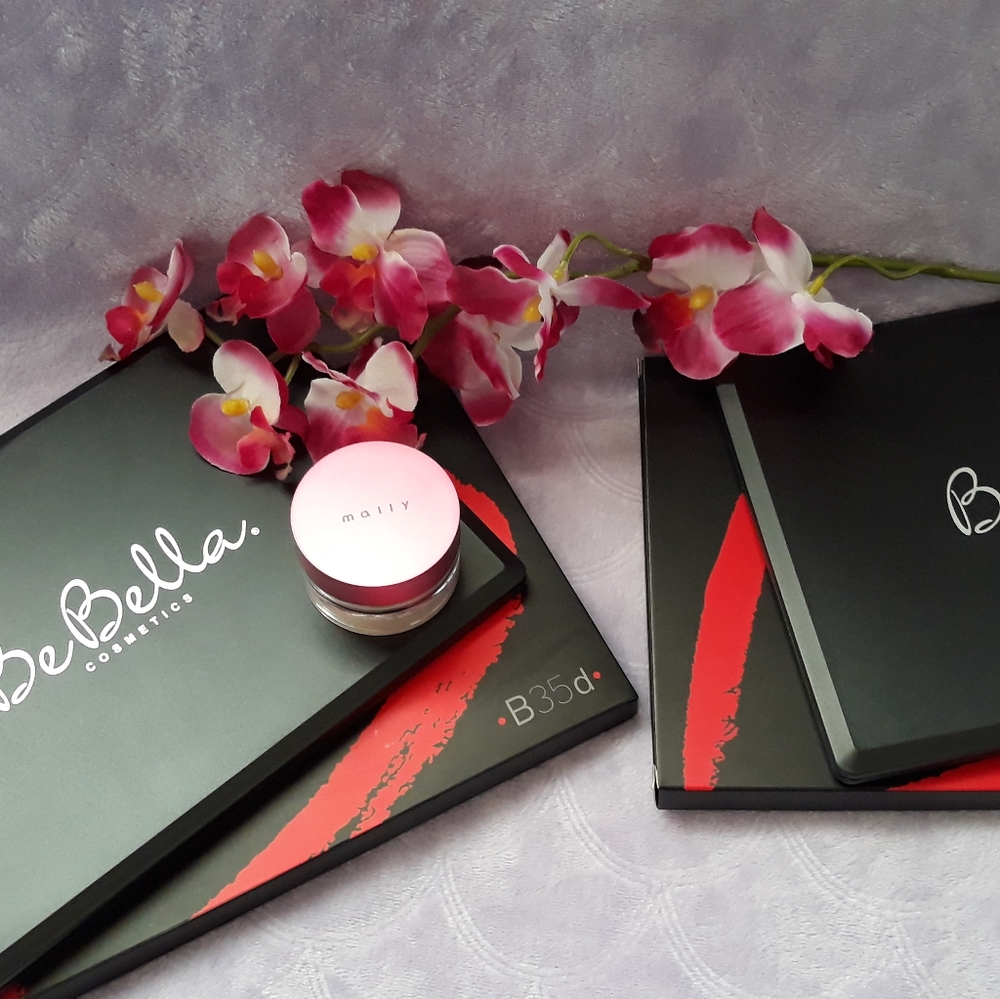 Eyeshadow palettes